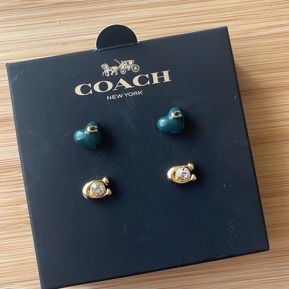 Brand New Coach Set of Two Post Earrings Heart Gold Tone Signature “C” - Picture 11 of 11